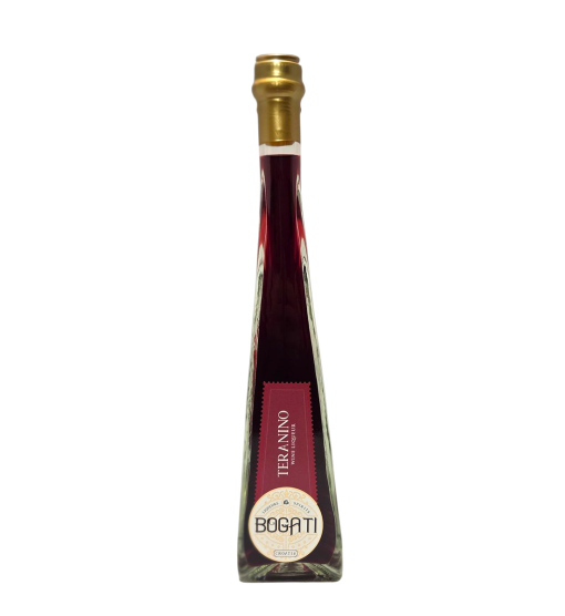 BOGATI Teranino 0,20L – premium hrvatski liker od Terana s voćnim aromama i blagim začinskim notama.