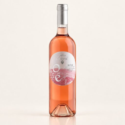 Grgurević Rosé 0,75 l – studijska fotografija boce na svijetloj krem podlozi.